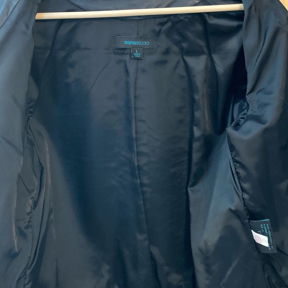 Leather fringed jacket. EUC - Picture 12 of 14